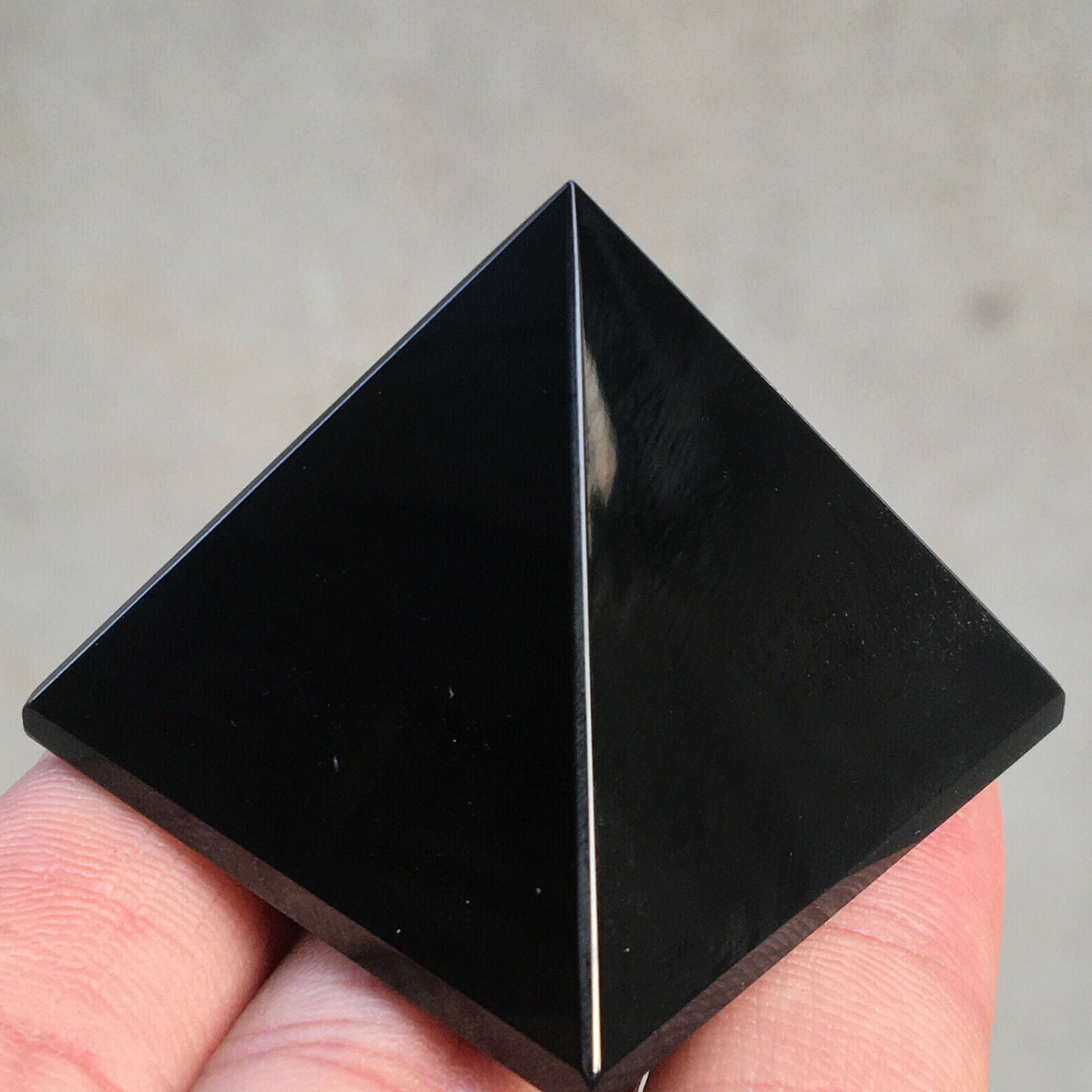 Obsidian Pyramid Black Quartz Crystal Pyramid Healing Stone Rock Home Decor Gift