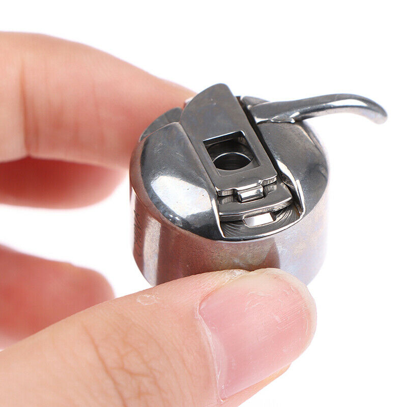 2pcs Metal Sewing Machine Bobbin Case Sewing Machine Accessori.l8
