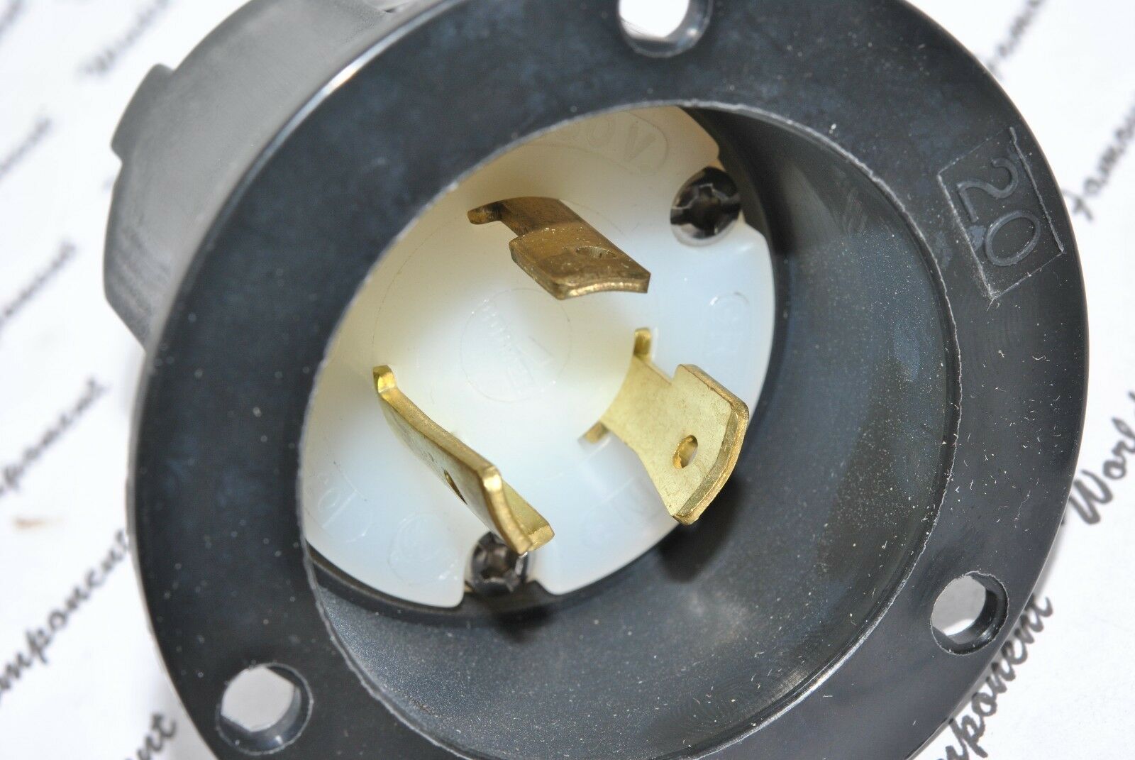 1pcs - COOPER CWL620FI NEMA L6-20 20A 250V Hart-Lock Locking Flanged Inlet 2P 3W