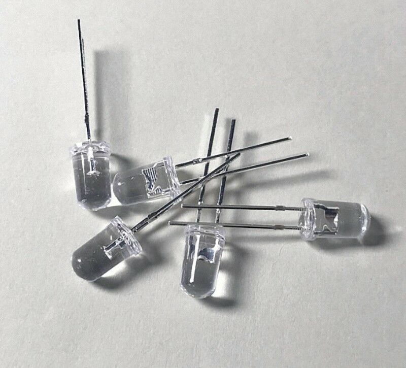 70 Pcs Transparent LED Light kit ( RD GN BU YL PL PK WT ) + Metal Film Resistor