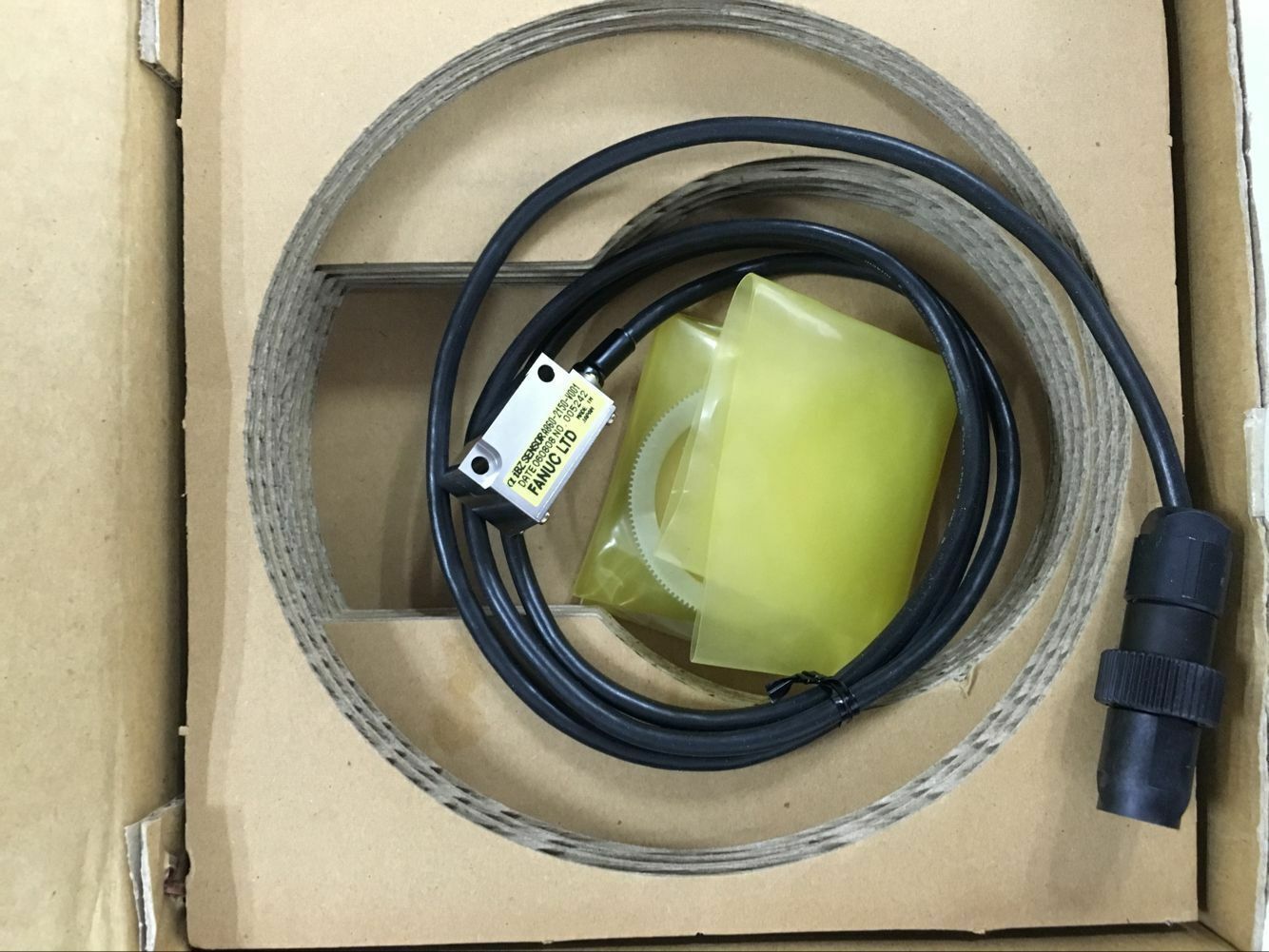 1 PC New Fanuc A860-2150-V001 Spindle Encoder In Box
