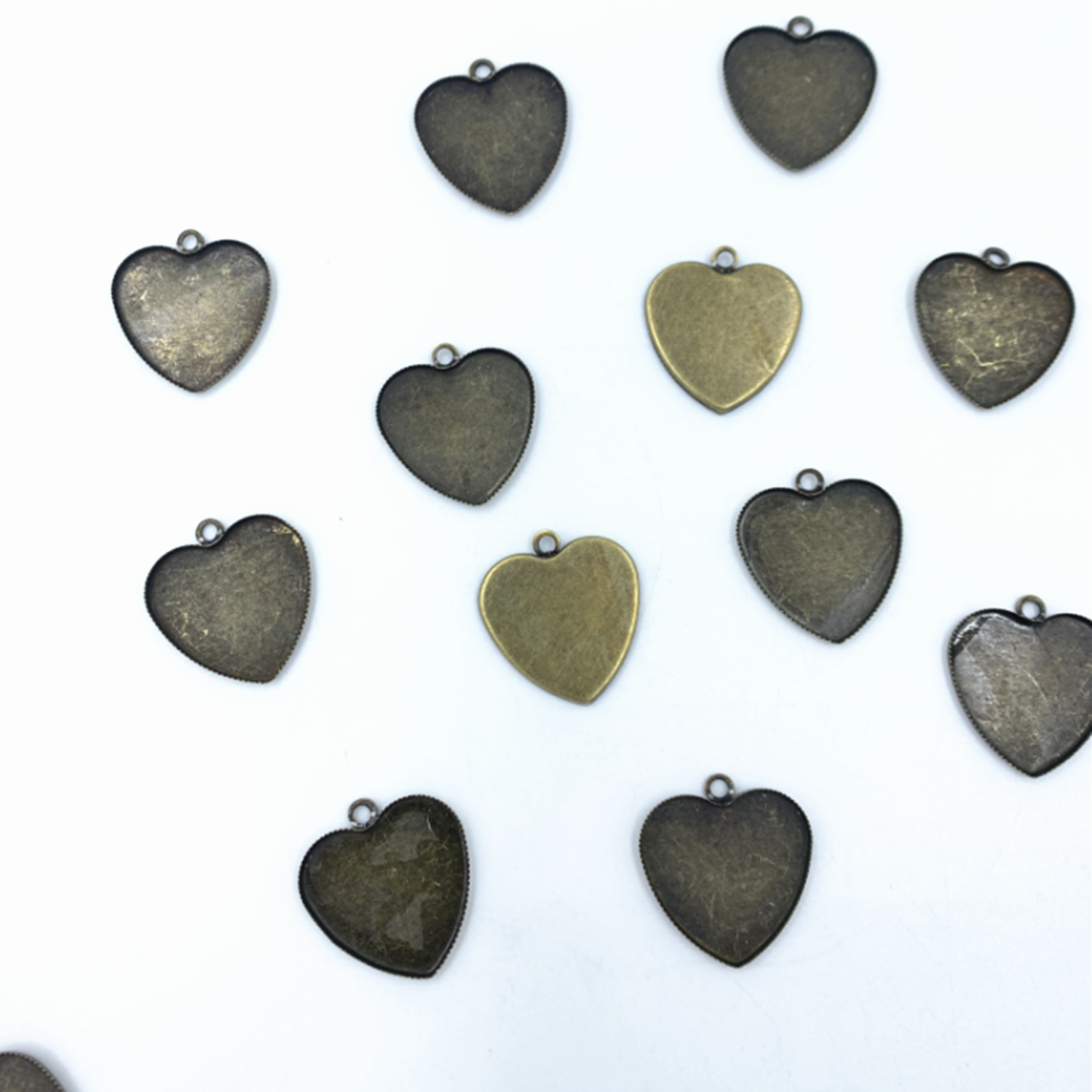 20pcs Bronze Heart shape Bezels tray Pendant Cabochon Setting  Accessories 20mm