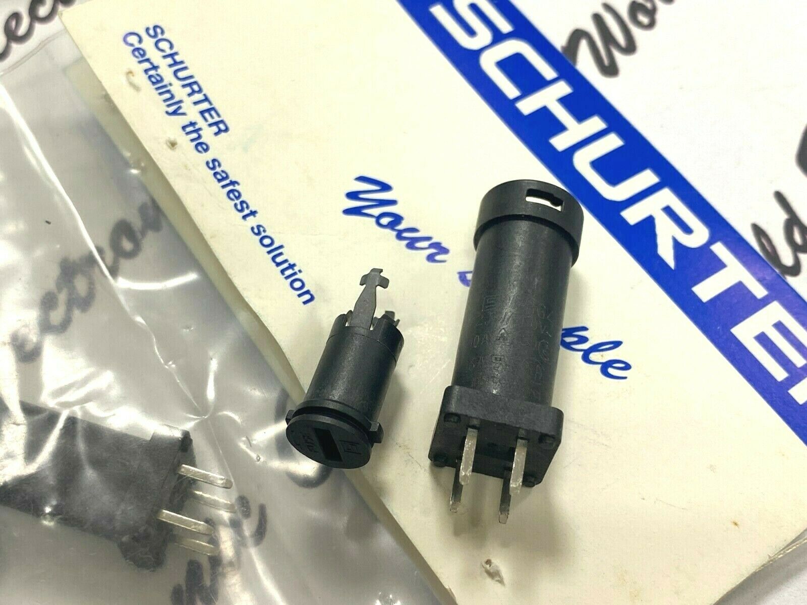 1pcs - SCHURTER 3101.0040 FPG4 Fuse Holder