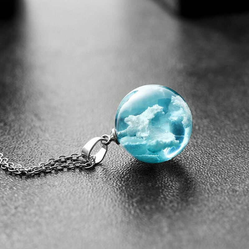 Fashion Transparent Sky Cloud Round Necklace Glow in the Dark Necklace Jewelr Qx