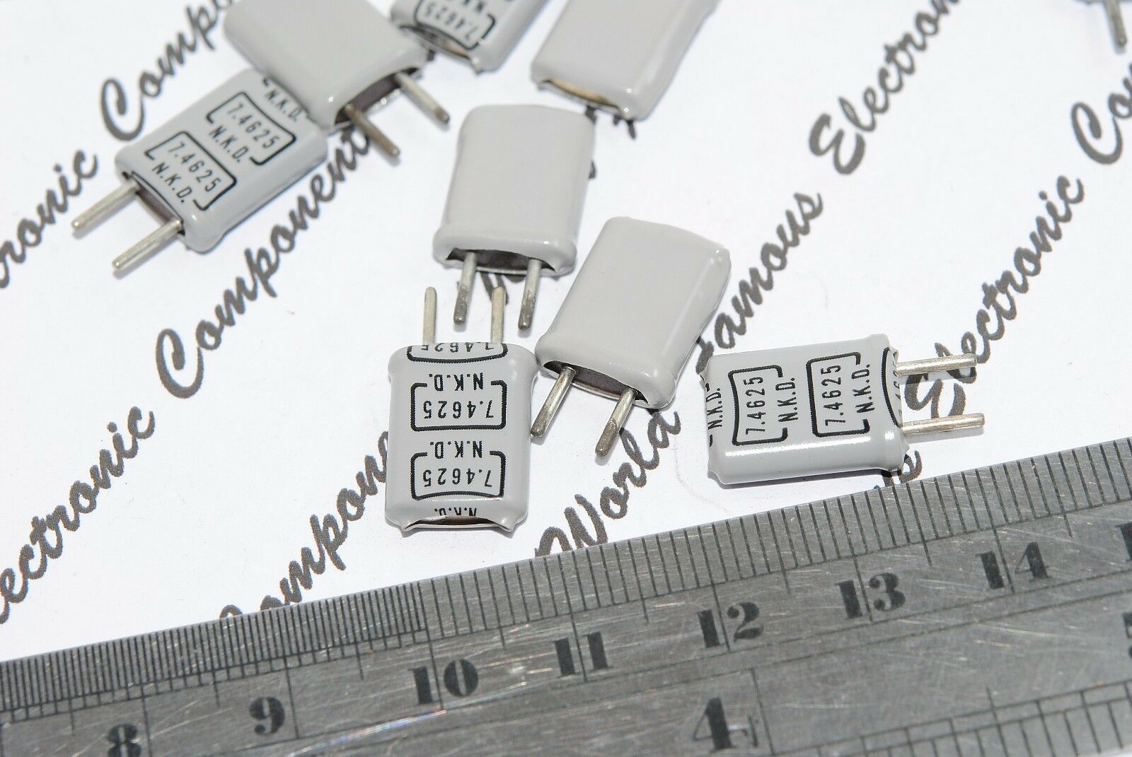 4pcs - 7.4625 MHZ Quartz Crystal Resonator / XTAL