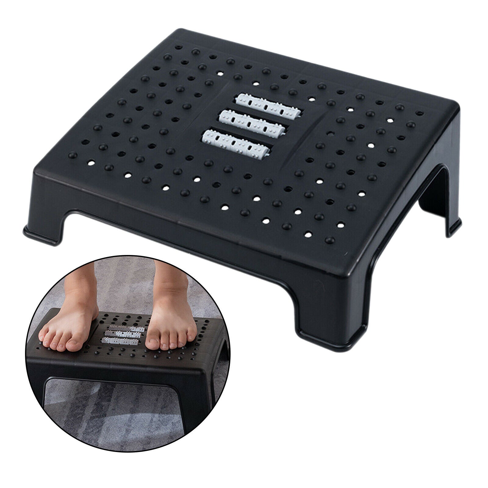 The footrest under the desk improves posture and circulation of the