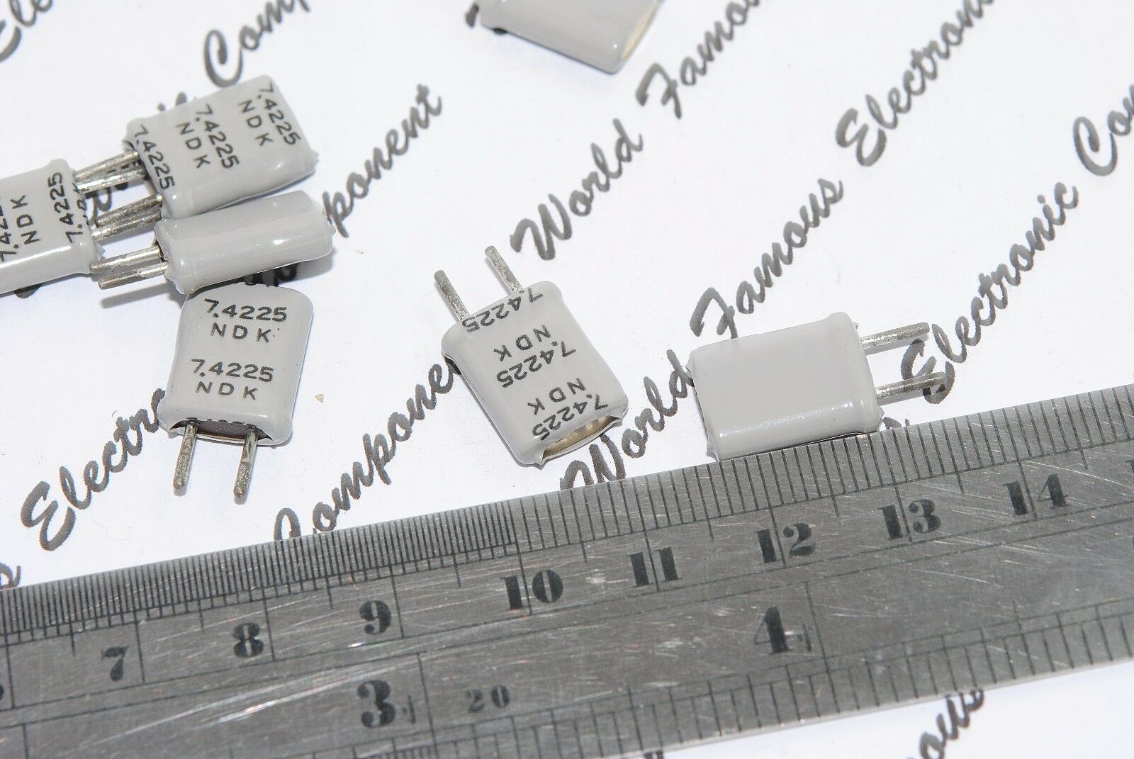 8pcs - 7.4225 MHZ Quartz Crystal Resonator / XTAL