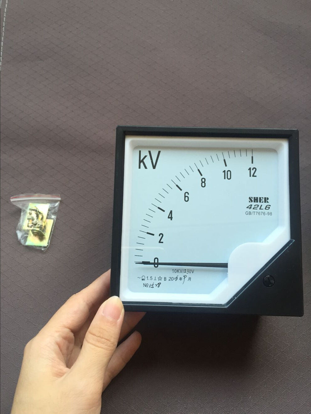 42L6-V Zero Setting Square Dial Panel Analog Voltage Meter Voltmeter AC10KV/230V