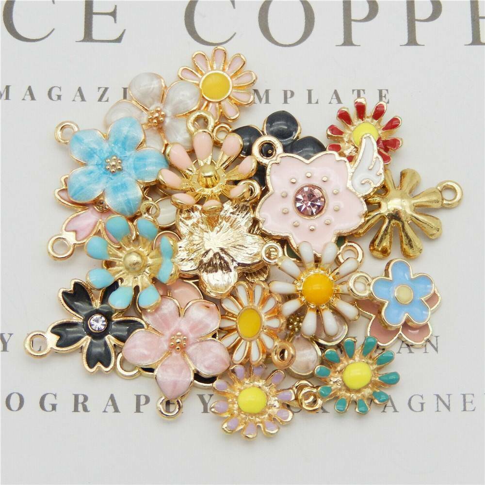 40PCS Alloy Enamel Mixed Assorted Daisy Flower Pendant Charm DIY Making Jewelry