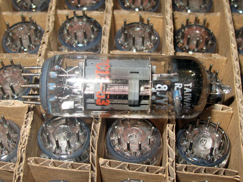 4PCS - TAIWAN 8JV8 Vacuum tube - NOS