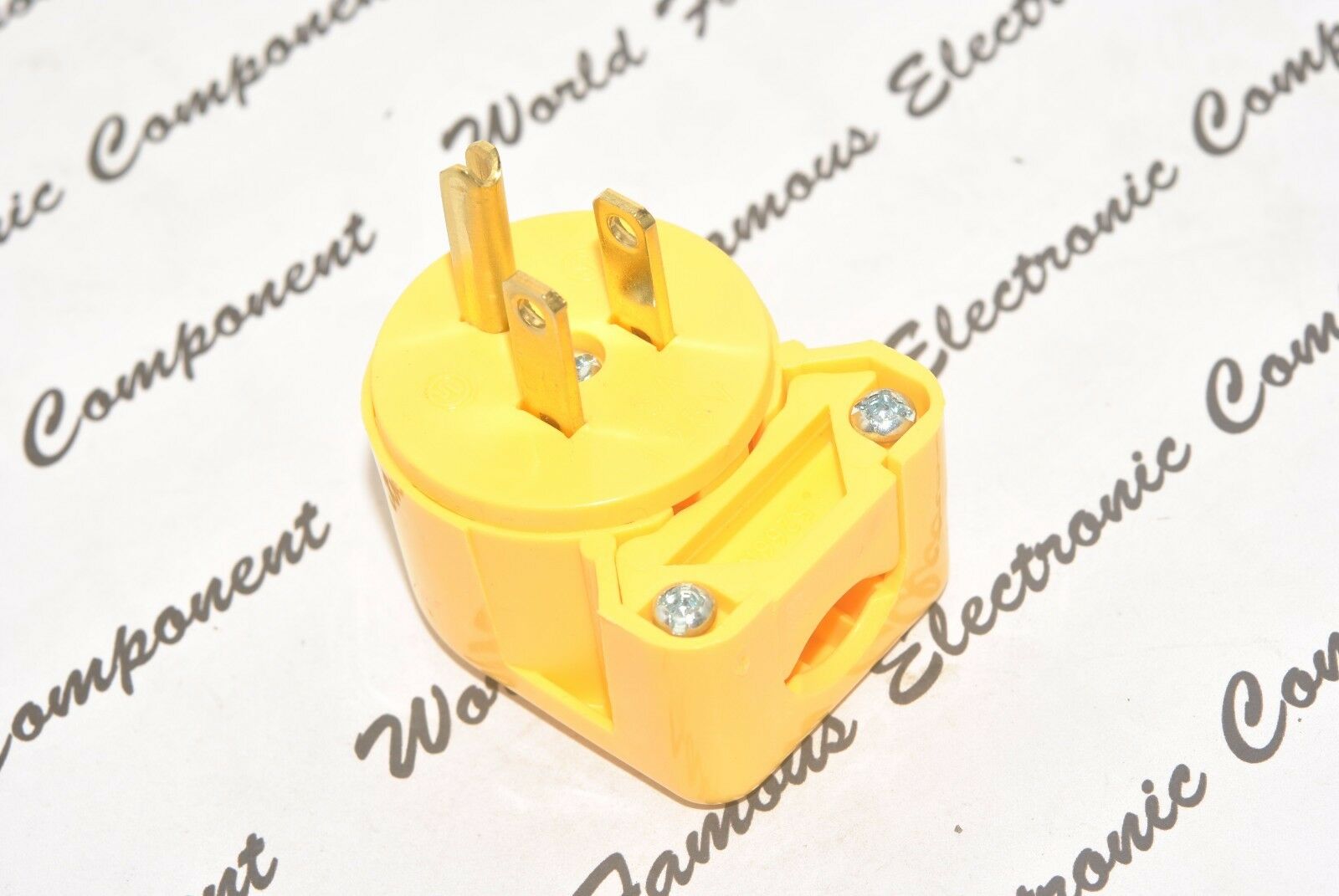 1pcs - COOPER 4867AN 15A 125V NEMA 5-15P 2Pole-3Wire Angled Plug