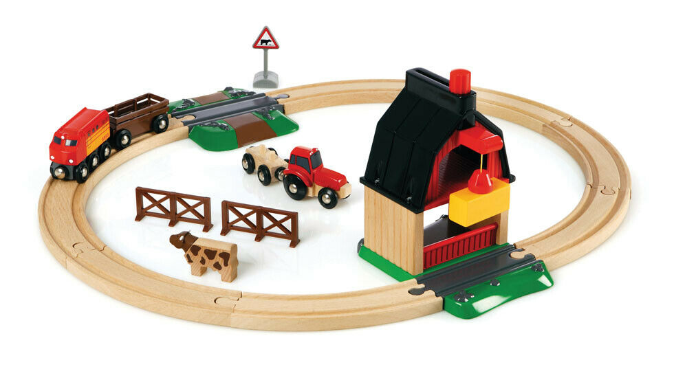 33719 BRIO Farm Railway Set Wooden Toys - Railway Sets Age 3-5 years / 19 pcs