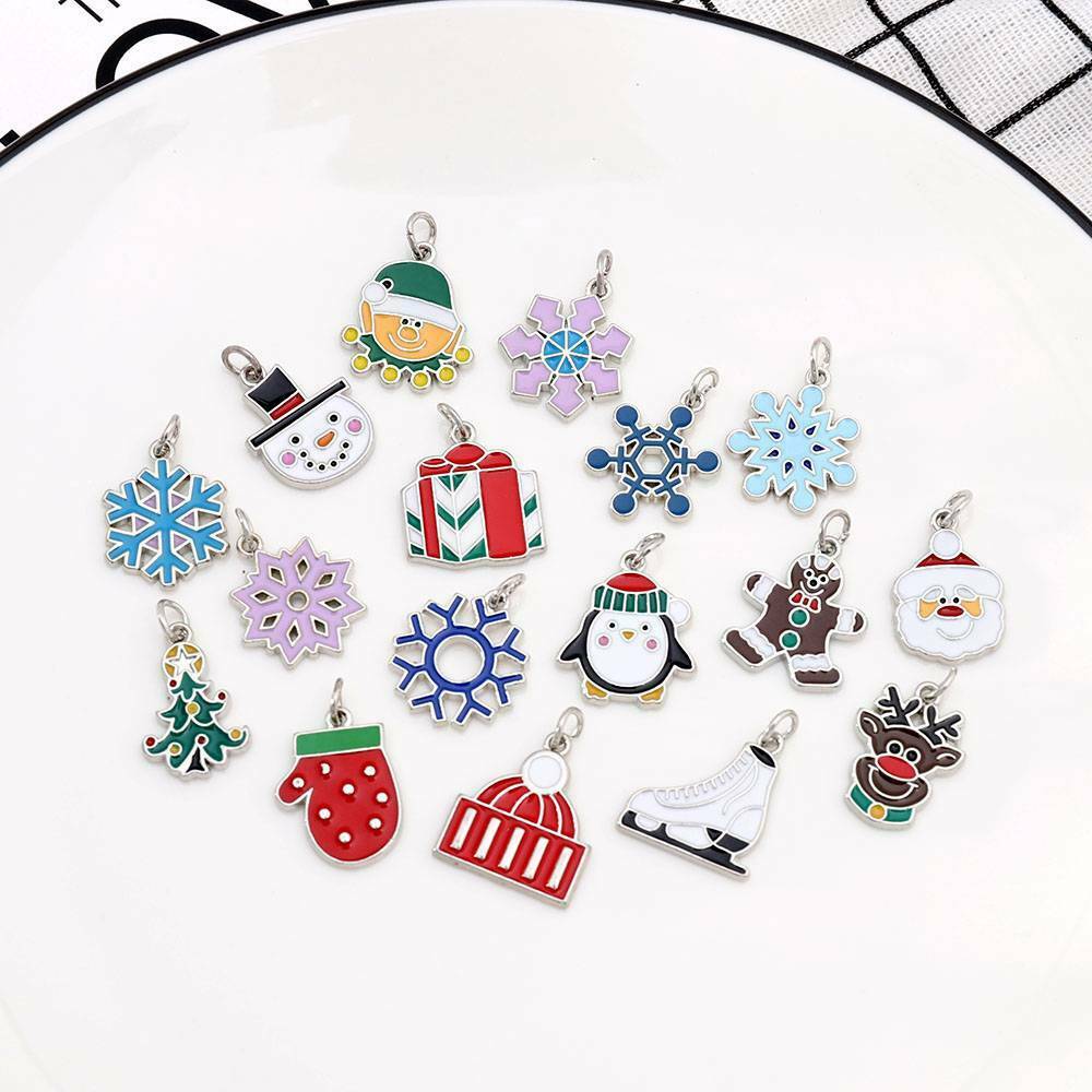 17Pcs Mixed Assorted Xmas Tree Bell Gift Alloy Enamel Charms Pendants Crafts