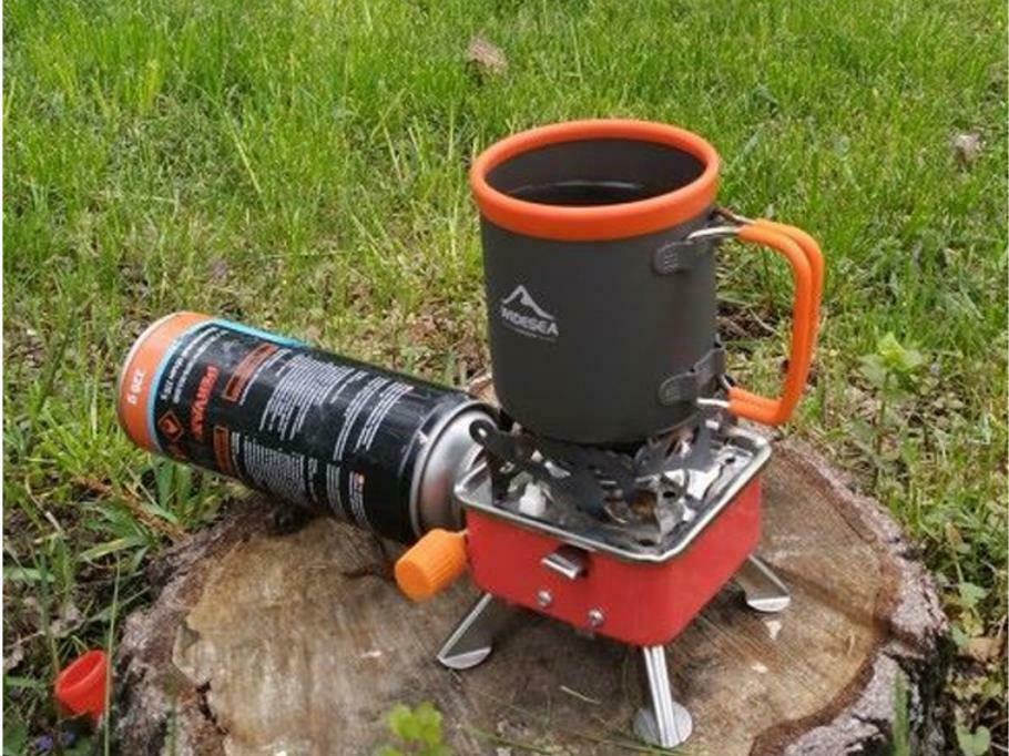 Outdoor Camping Gas Stove Portable Burner Picnic Foldable w/ Piezo Ignition4000W