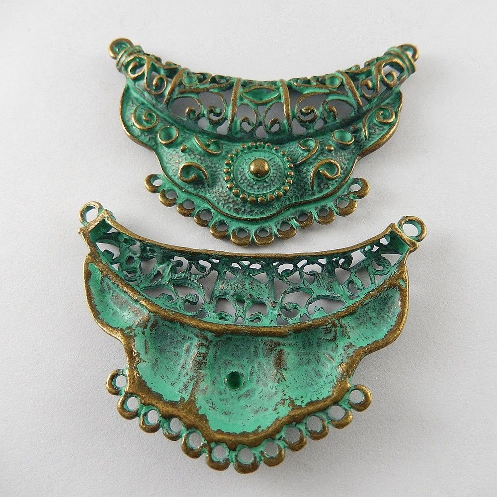 2pcs Antiqued Zinc Alloy Made Copper Green Totem Charms Pendant Connectors