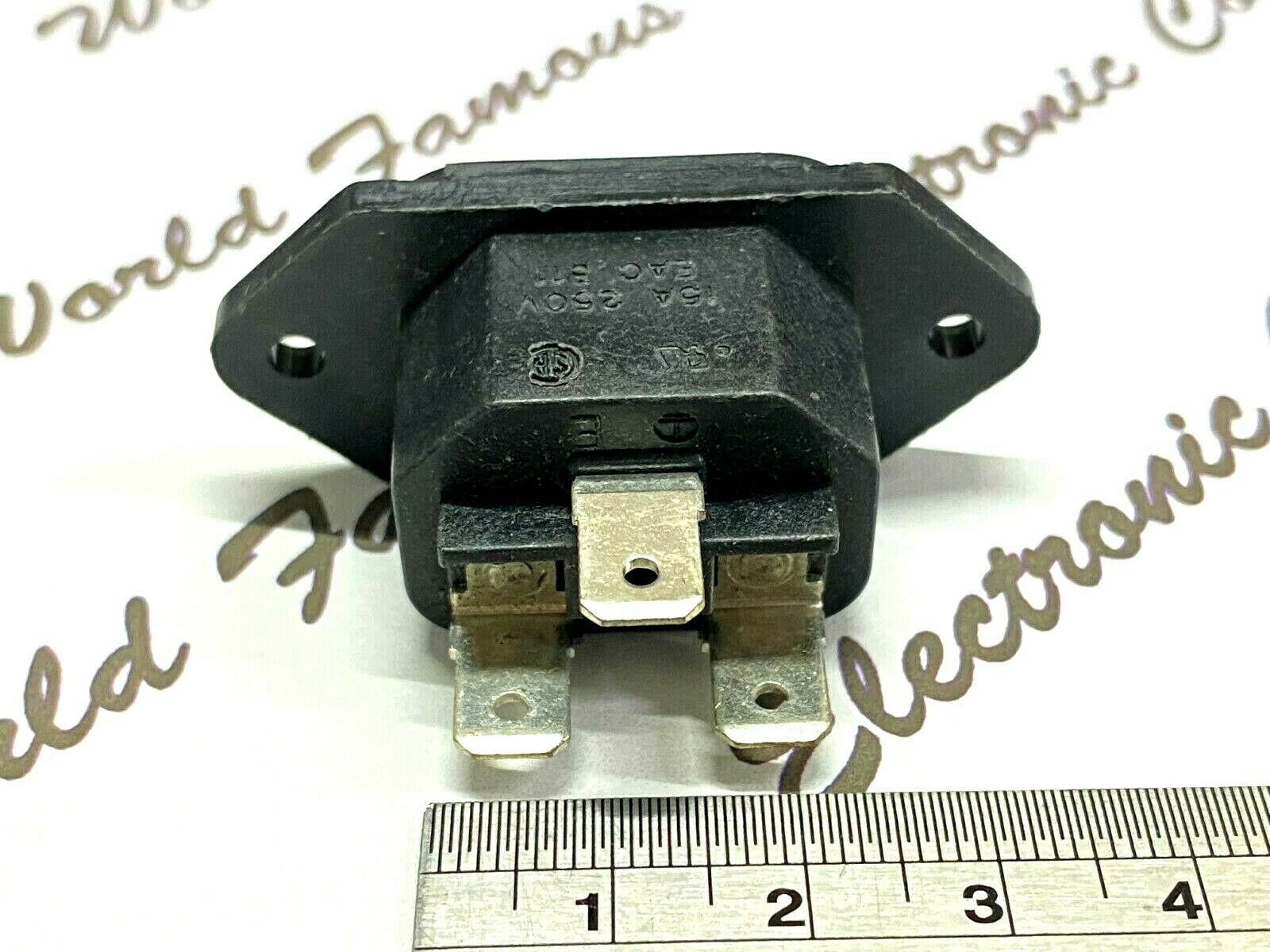 1pcs - SWITCHCRAFT EAC311 10A 250V AC MALE RECEPTACLE AMOUNT IEC INLET SOCKET