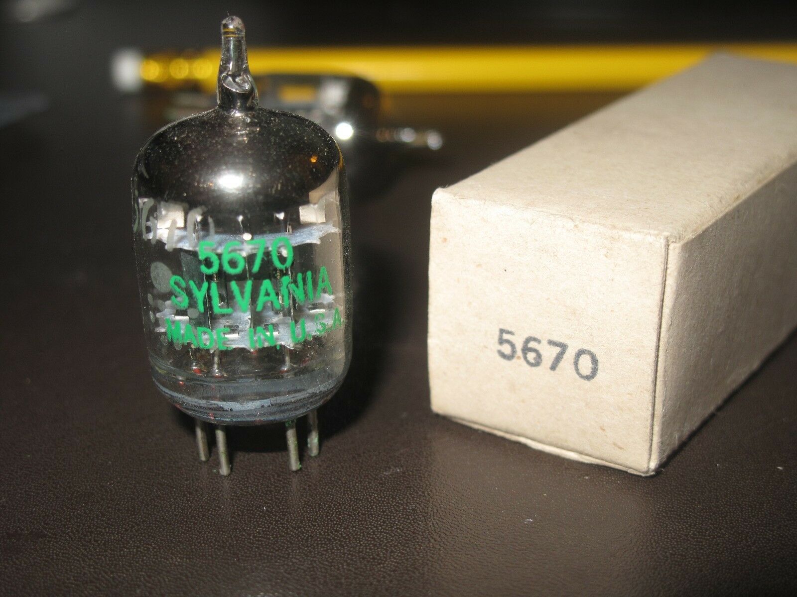 1pcs - SYLVANIA 5670 3-Mica Vacuum Tubes - NOS/NIB