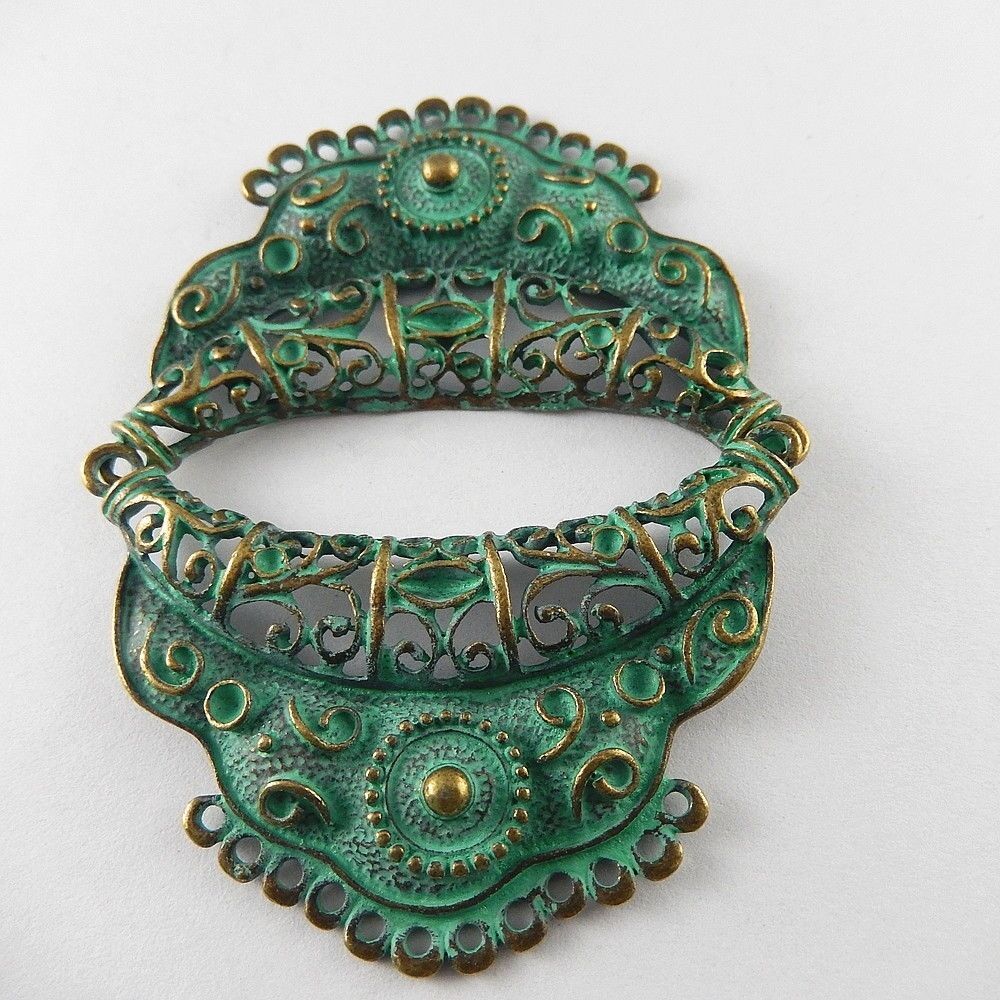 2pcs Antiqued Zinc Alloy Made Copper Green Totem Charms Pendant Connectors