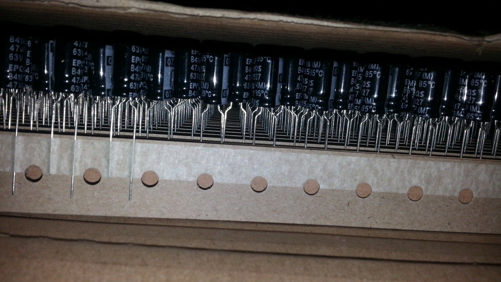 50pcs EPCOS SIEMENS B41827 47uF 63V 6,3x11mm HIGH QUALITY CAPS FOR AUDIO !