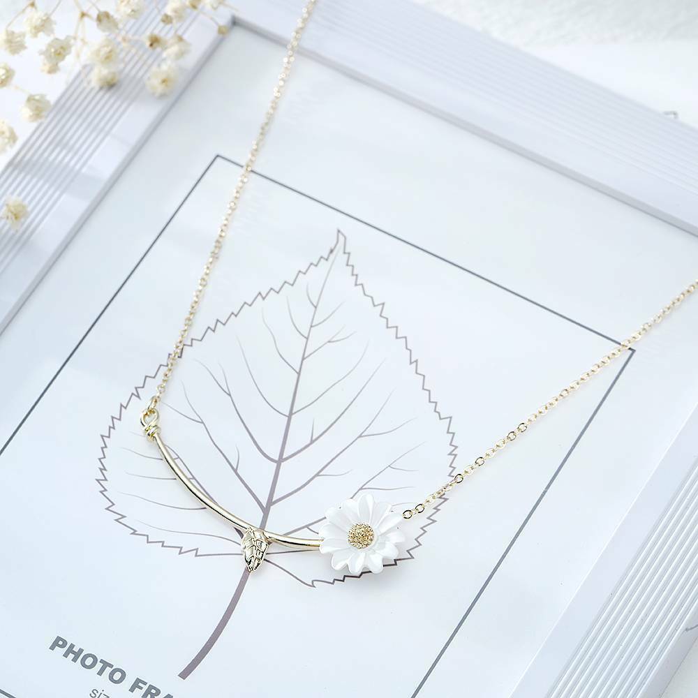Chic Daisy Leaf Flower Pendant Choker Chain Necklace Women's Jewelry Summer