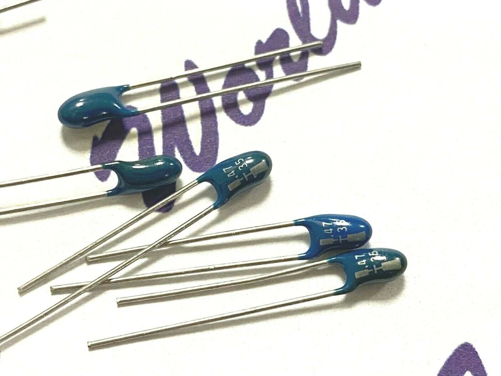 20pcs - 0.47uF (0,47µF) 35V Blue Tantalum Radial Dipped Capacitor