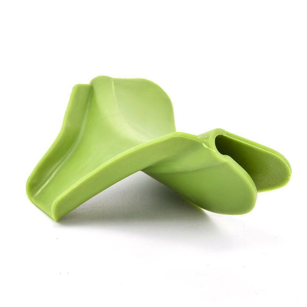 Anti-spill Home Kitchen Funnel Silicone Slip On Pour Spout Pots Pans Utensil