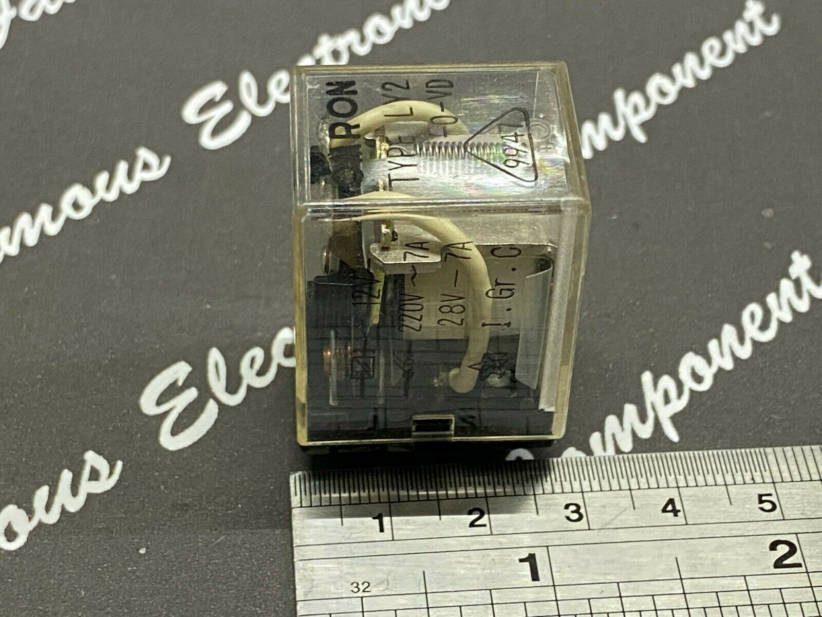 1pcs - OMRON LY2-0-VD 12V - 220V ~ 7A 28V - 7A I.Gr.C  Relay Japan