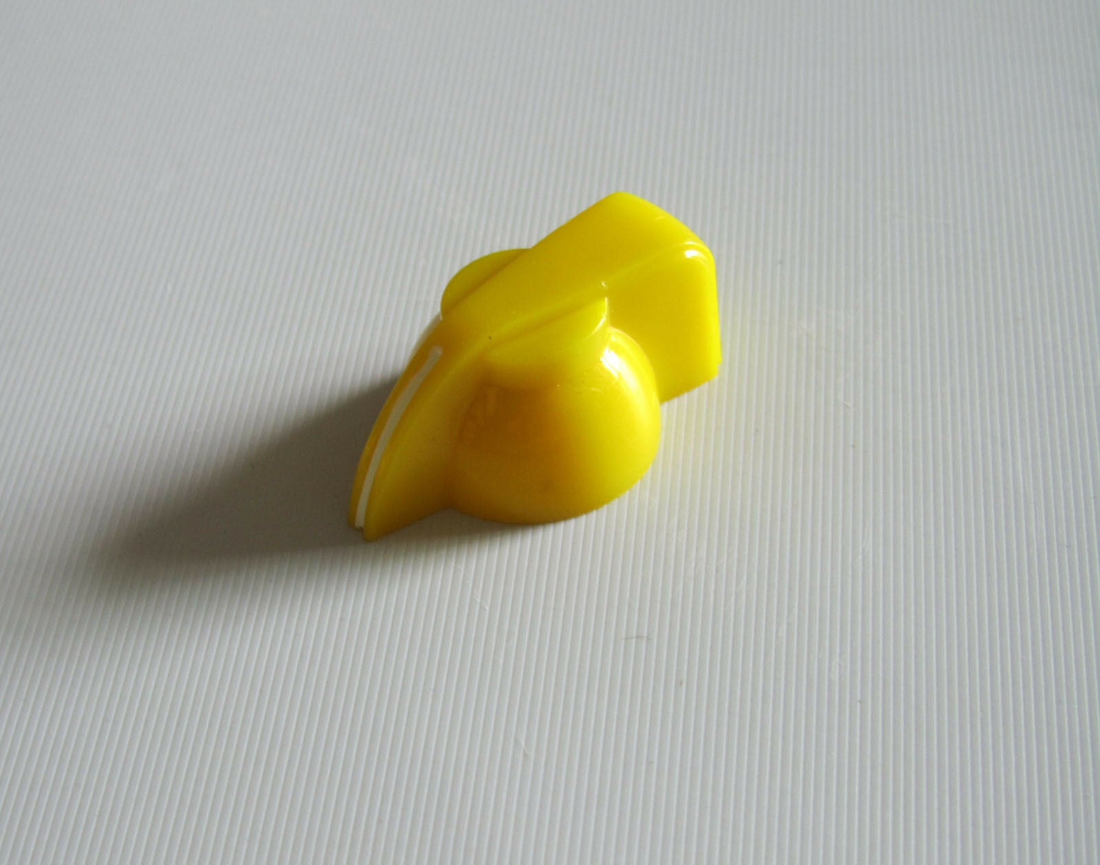 12pcs Yellow Chicken Head Knob 1/4" Guitar Amp Effect Pedal Knobs Brass Insert!!