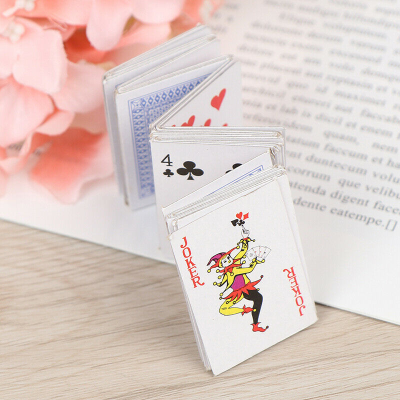 4*3cm Portable Mini Playing Cards Keychain Small Poker Board Game Key Cha.l8