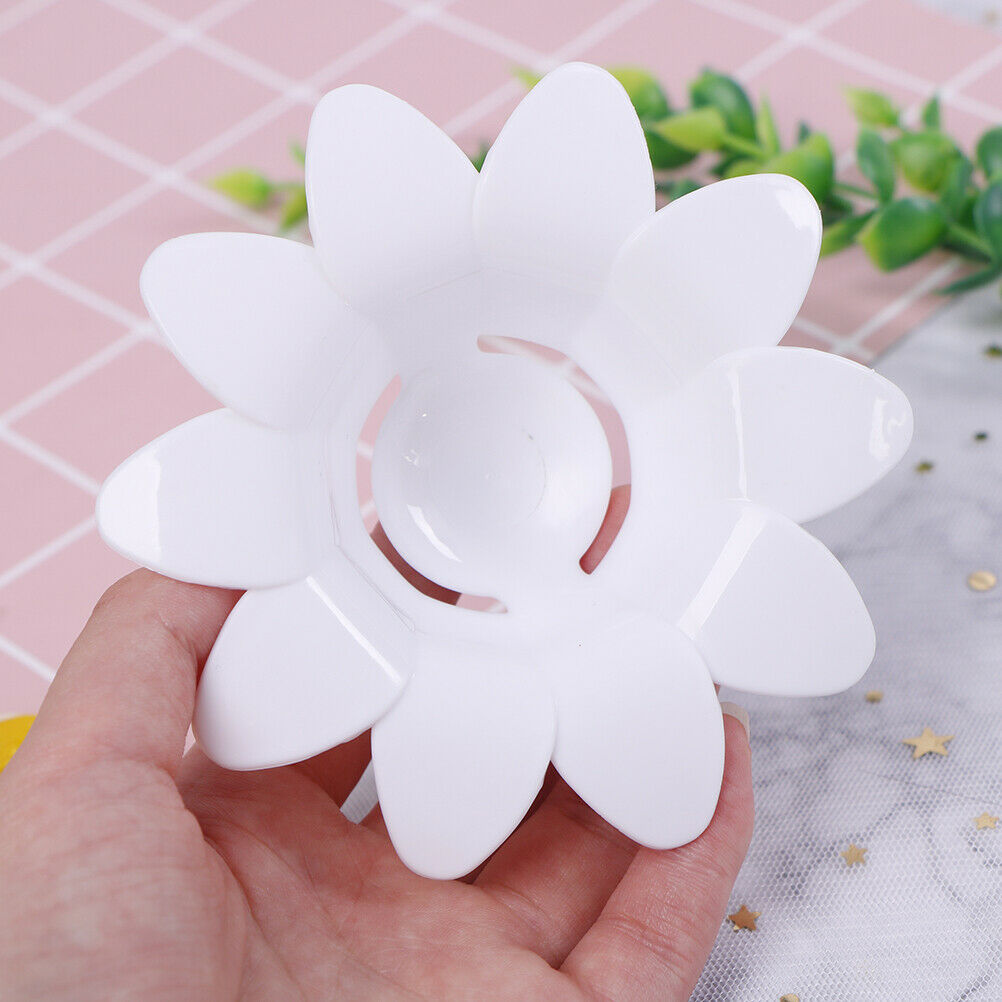 Daisy Plastic Egg Separator Egg White Yolk Divider Kitchen Gadge.l8