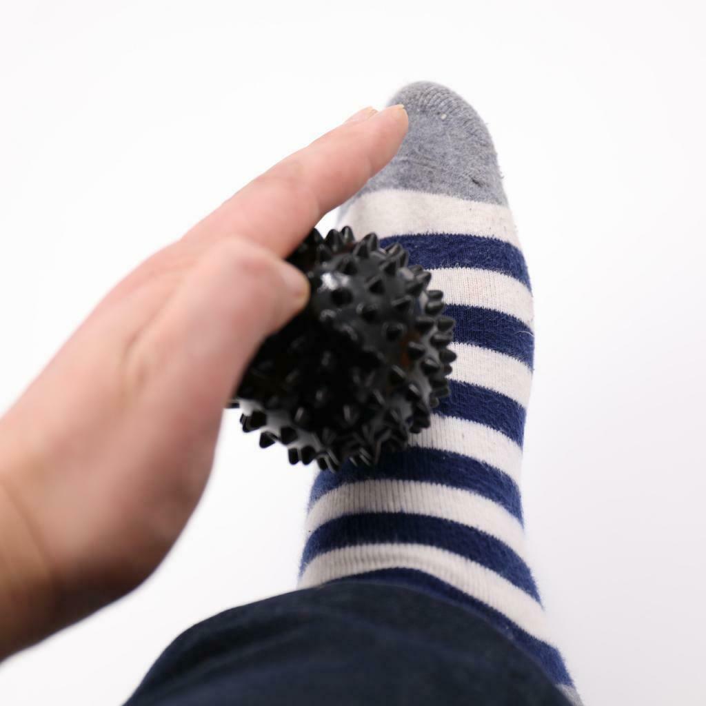 2Pieces Acupuncture Massager Body Palm Feet Muscle Relief Spiky Massage Ball