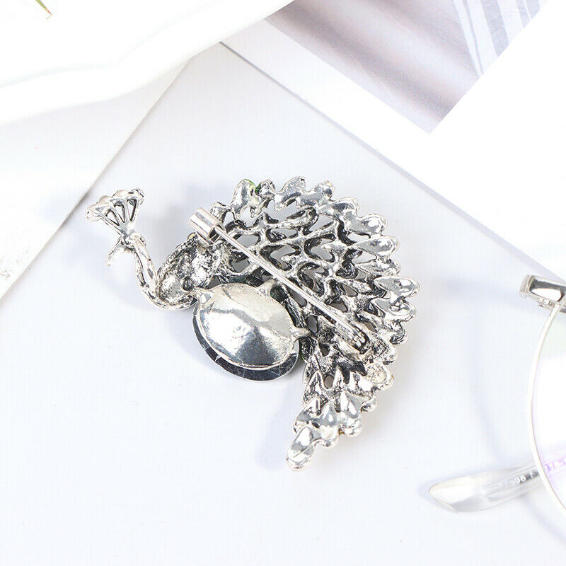 1Pc Green Rhinestone Peacock Brooches Women Office Casual Clothes Brooch .l8