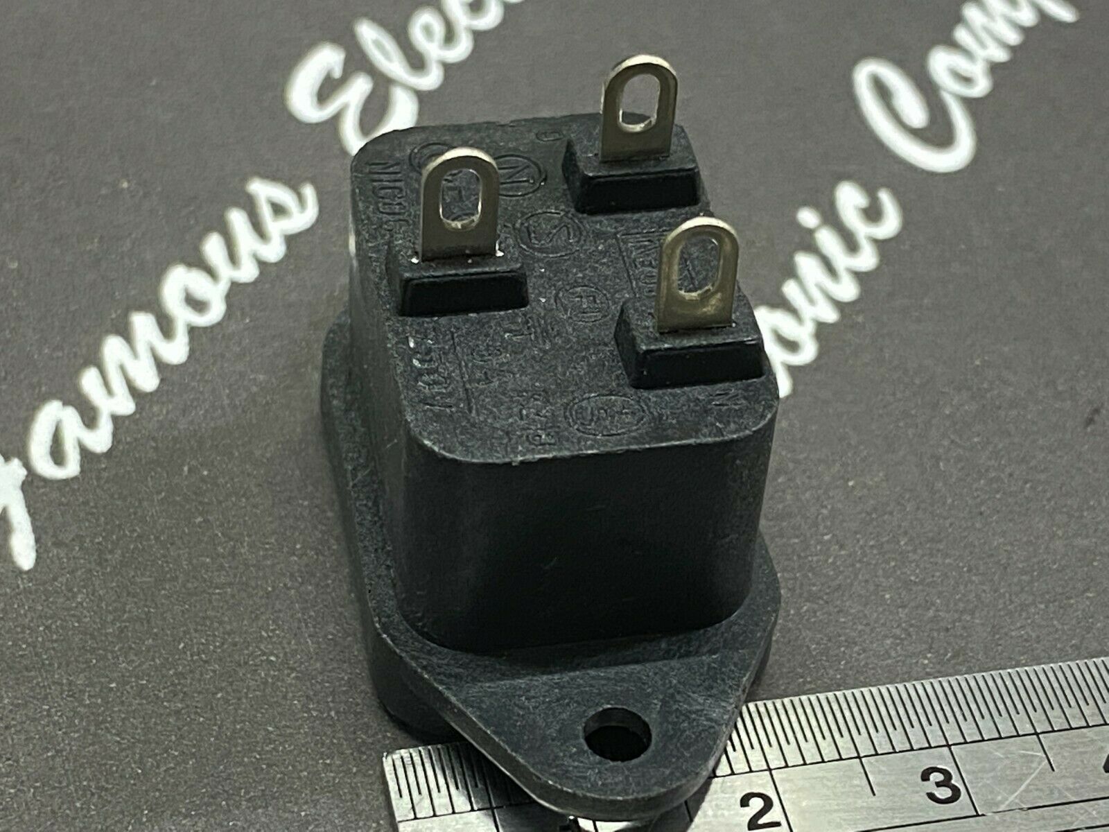 1pcs - NICOON NC-174 IEC Inlet Socket AC 6A 250V Male JAPAN NOS