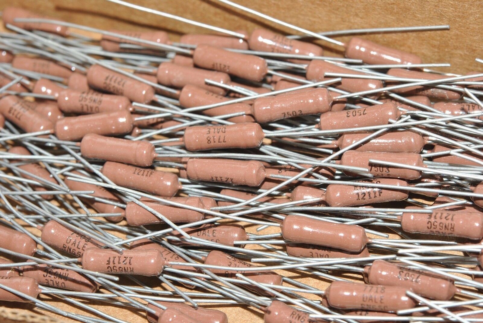 2pcs - Vishay DALE RN65C 511R (511 ohm) 5110F 1% Mil Resistor