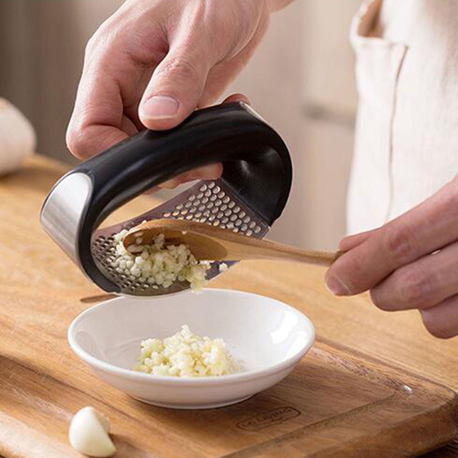 Kitchen Stainless Steel Garlic Press Crusher Manual Rocking Mincer Squeezer