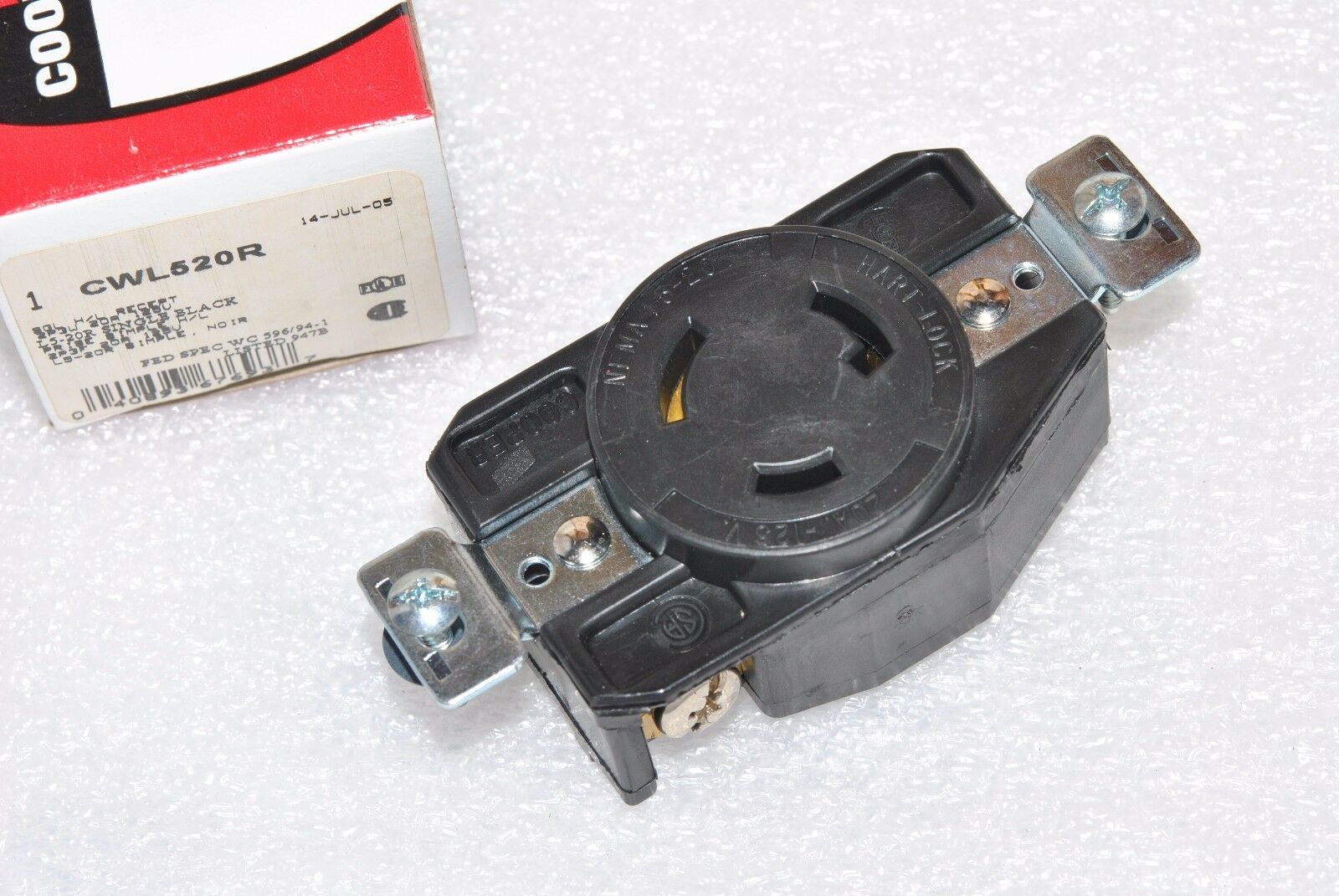 1pcs - COOPER CWL520R NEMA L5-20R 20A 125V Twist Hart-Lock Locking Receptacle