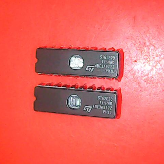 1PCS EPROM ST CWDIP-20(CDIP-20) ST62E20F1-HWD ST62E20FI-HWD ST62E20F1 ST62E20FI