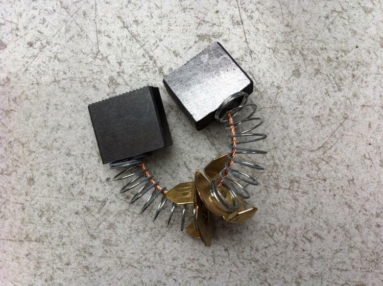 10 Pcs 7x18x16mm Spring Type Power Tool Carbon Brushes 7/25"x41/64"x45/64"