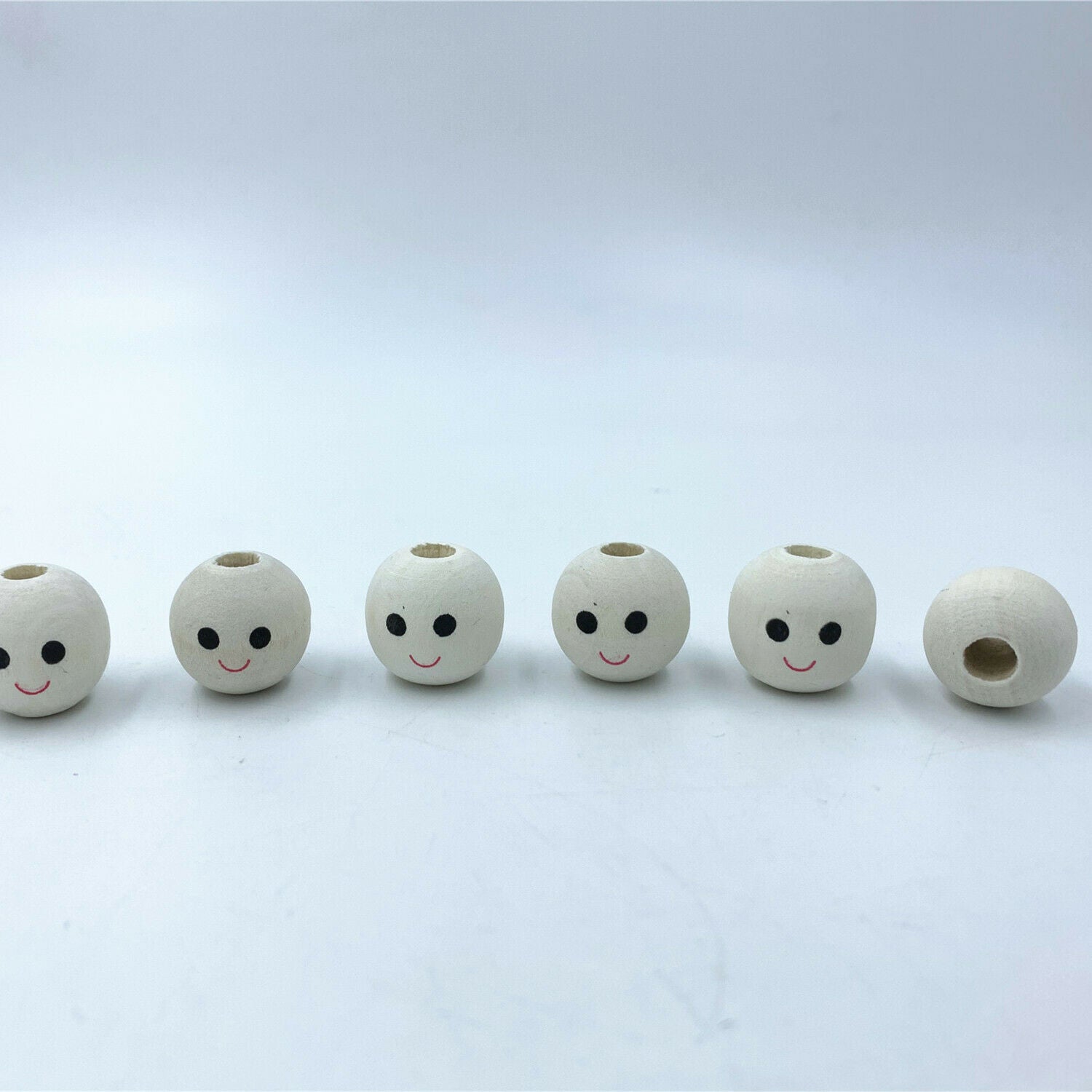 50pcs Wooden Round Smile Face Wood beads Beaded Spacer For Jewellery making 18mm