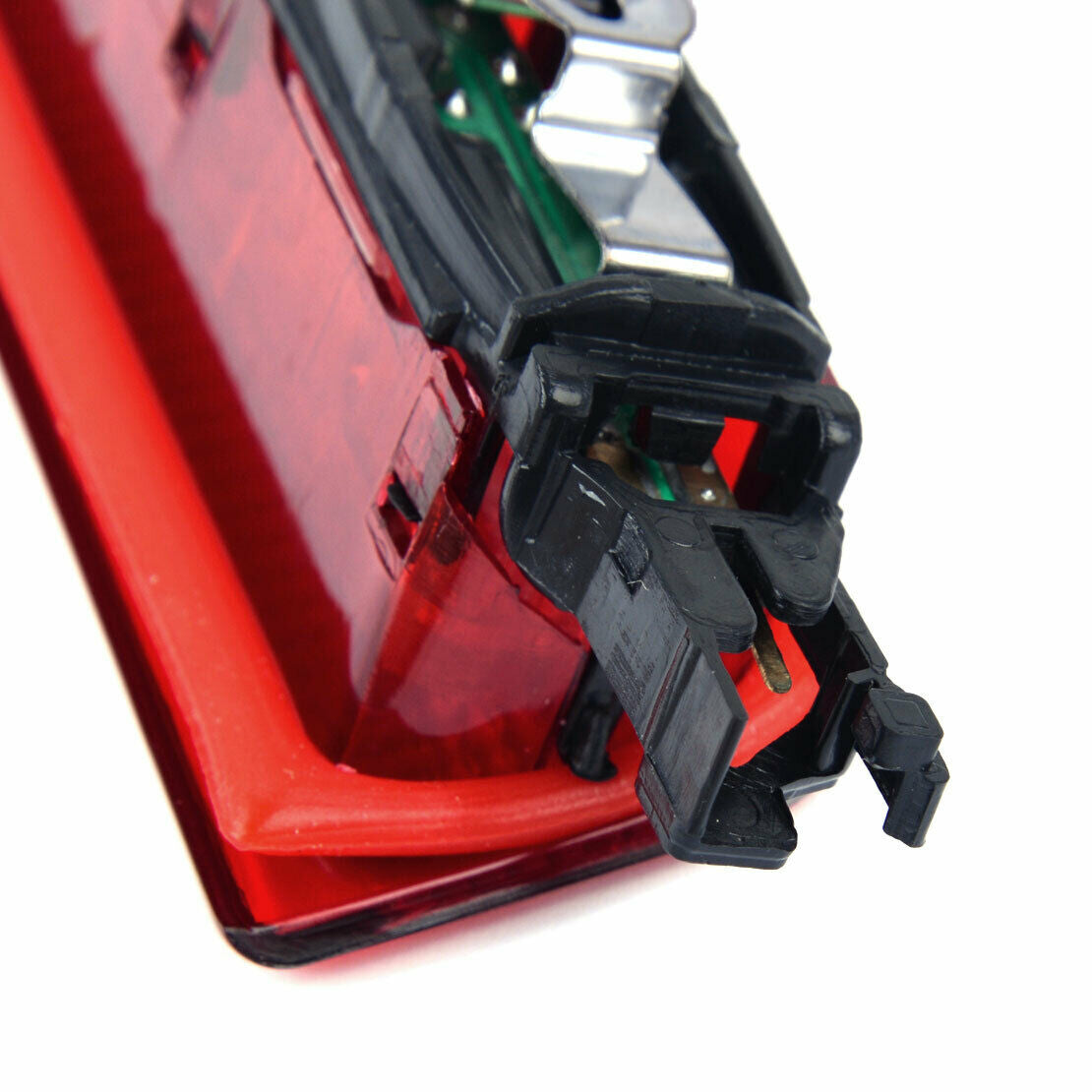 Red LED Rear Center Upper Brake Light Warning Lamp fit for VW Caddy MK3 04-15 AT
