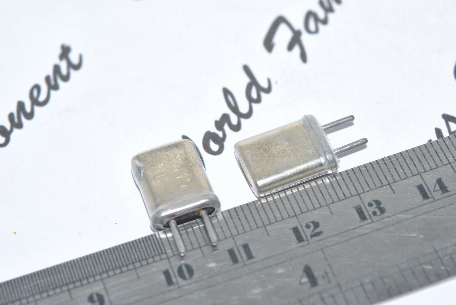 1pcs - 28.045 MHZ Quartz Crystal Resonator / XTAL