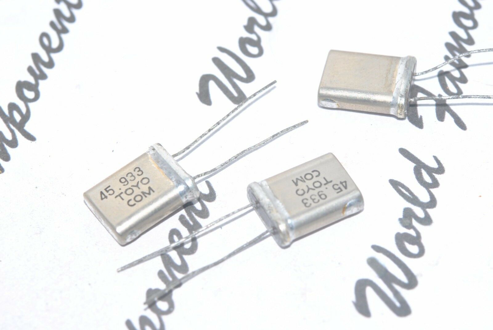 1pcs - TOYO45.933 MHZ Quartz Crystal Resonator / XTAL
