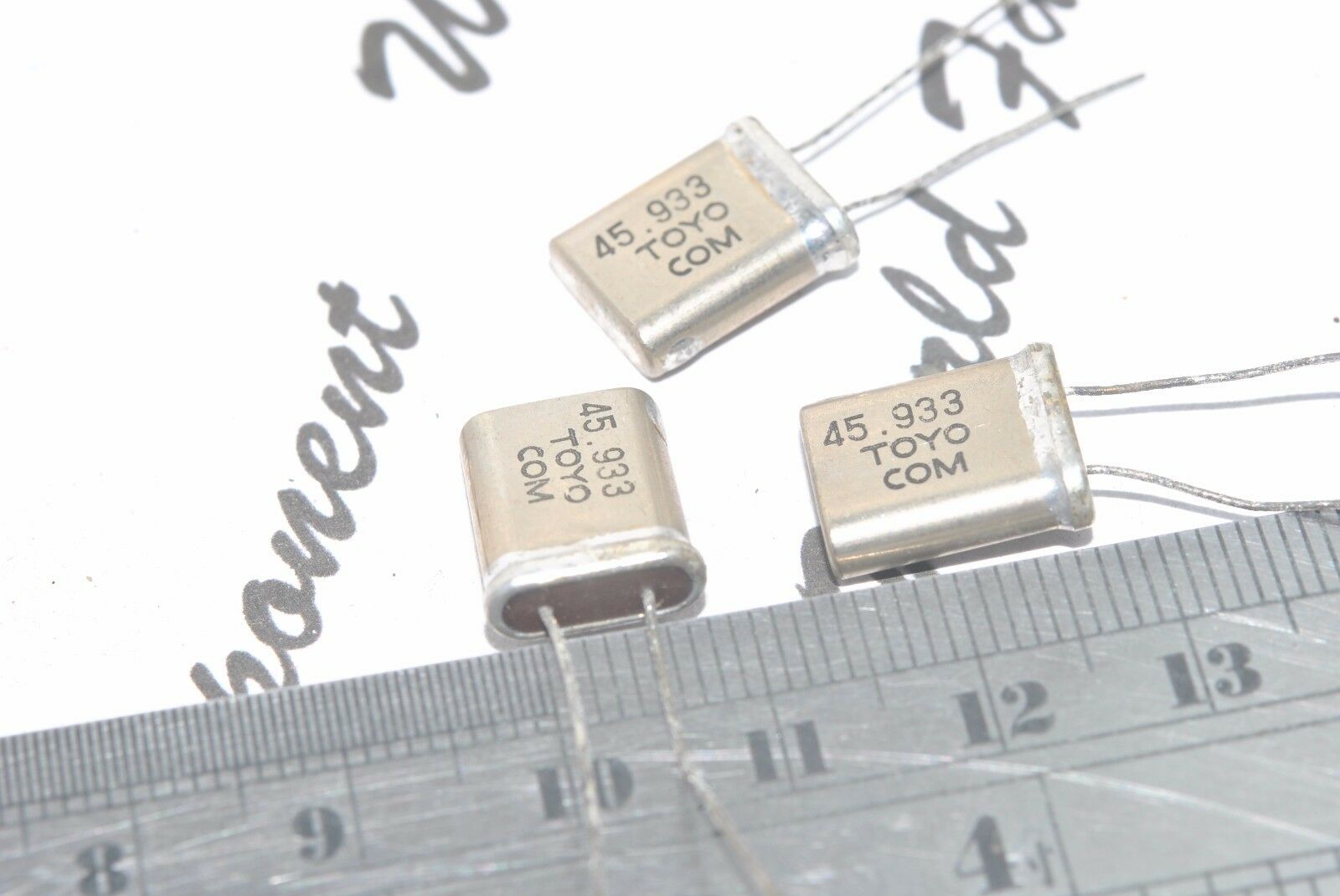 1pcs - TOYO45.933 MHZ Quartz Crystal Resonator / XTAL